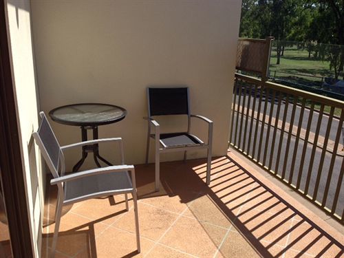 Emerald Executive Apartments Экстерьер фото